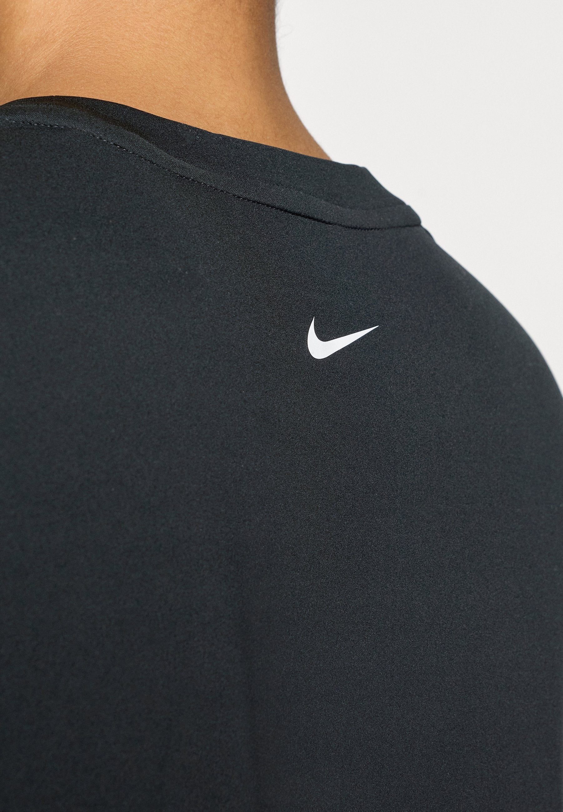 Nike Performance 365 LOOSE
