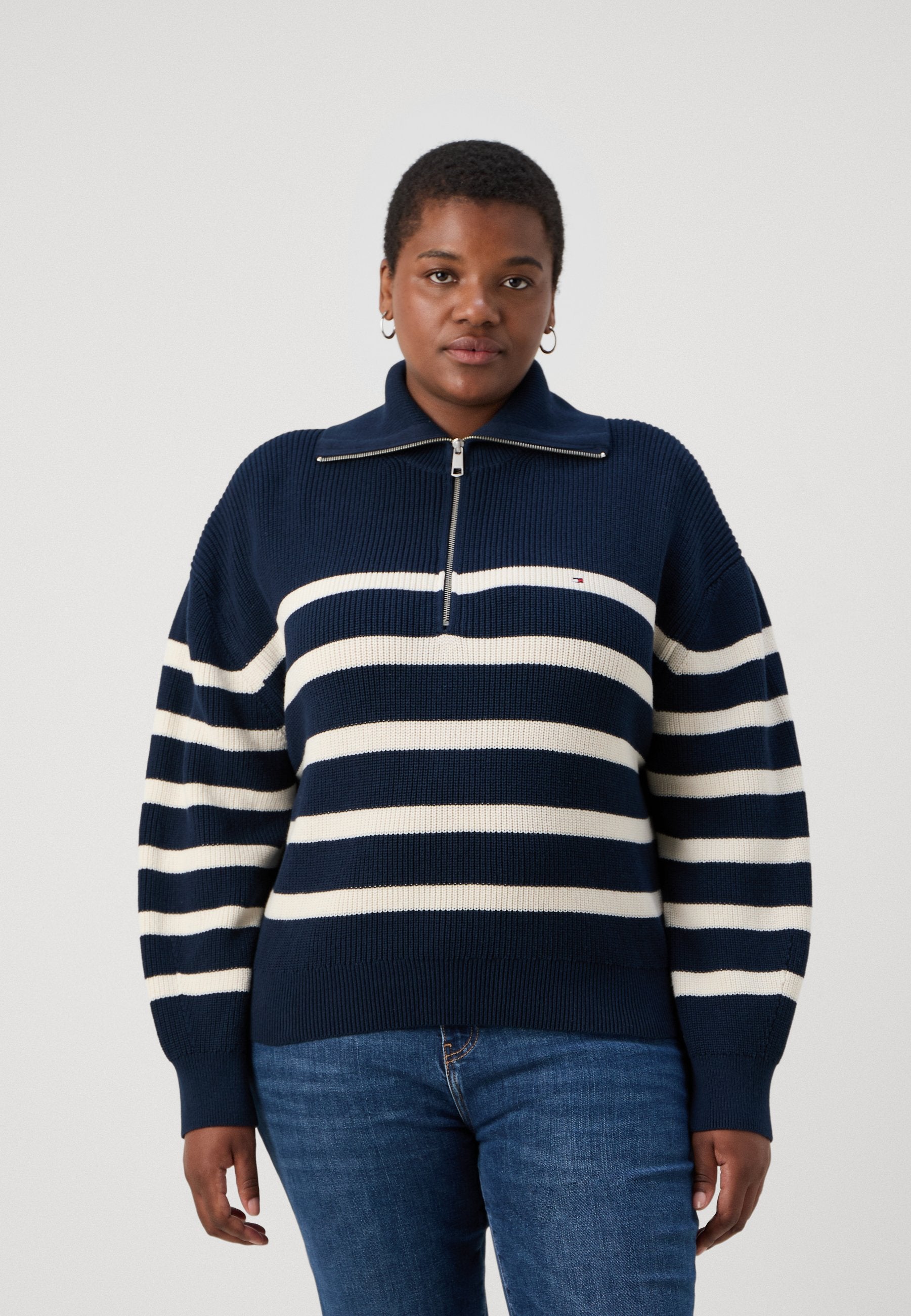 STITCH 1/2 ZIP Media 3