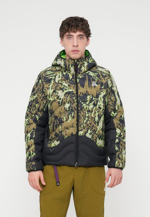 Nike ACG LAVA FLOW