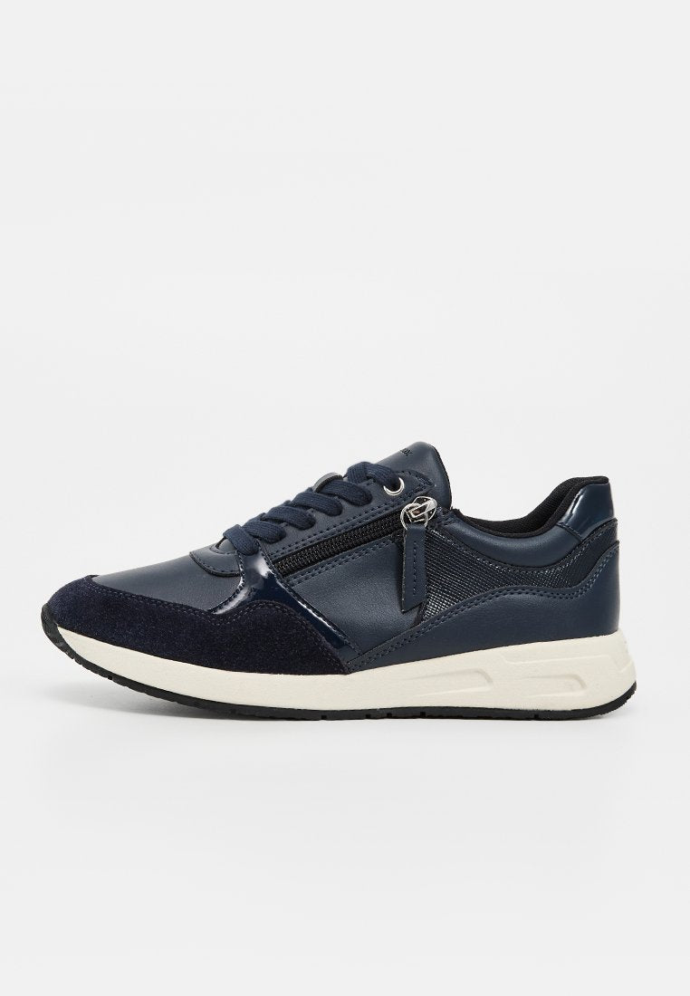 Marineblaue Schnürsneaker mit seitlichem Reißverschluss, Mischmaterialien, weißer Zwischensohle und schwarzer Außensohle, von der Außenseite gezeigt.