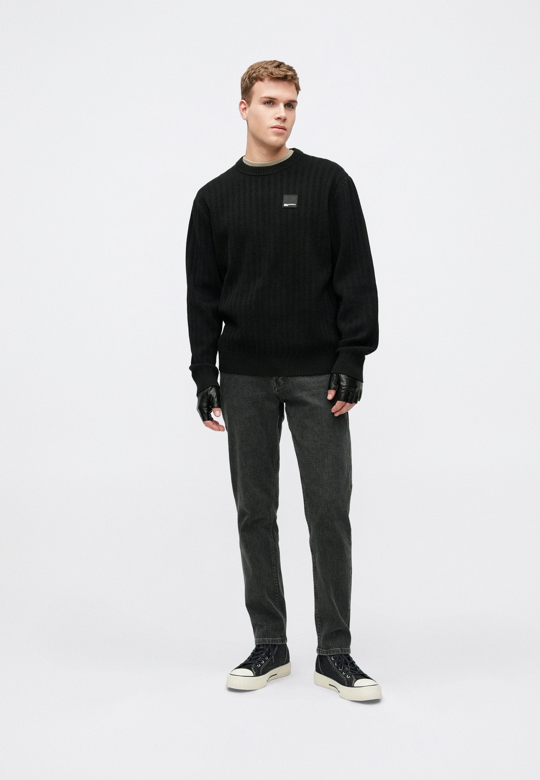SWEATER Media 2