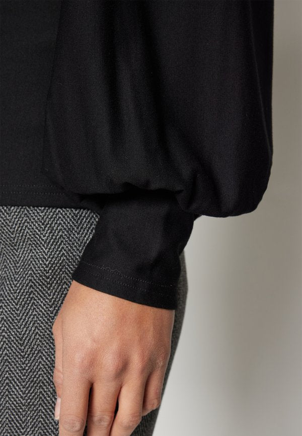 Gestuz RIFA V-NECK
