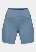 Hoch taillierte, enganliegende Shorts aus glattem, dehnbarem Stoff in einem sanften Blauton. Mit flachen Nähten und einem bequemen Bund.