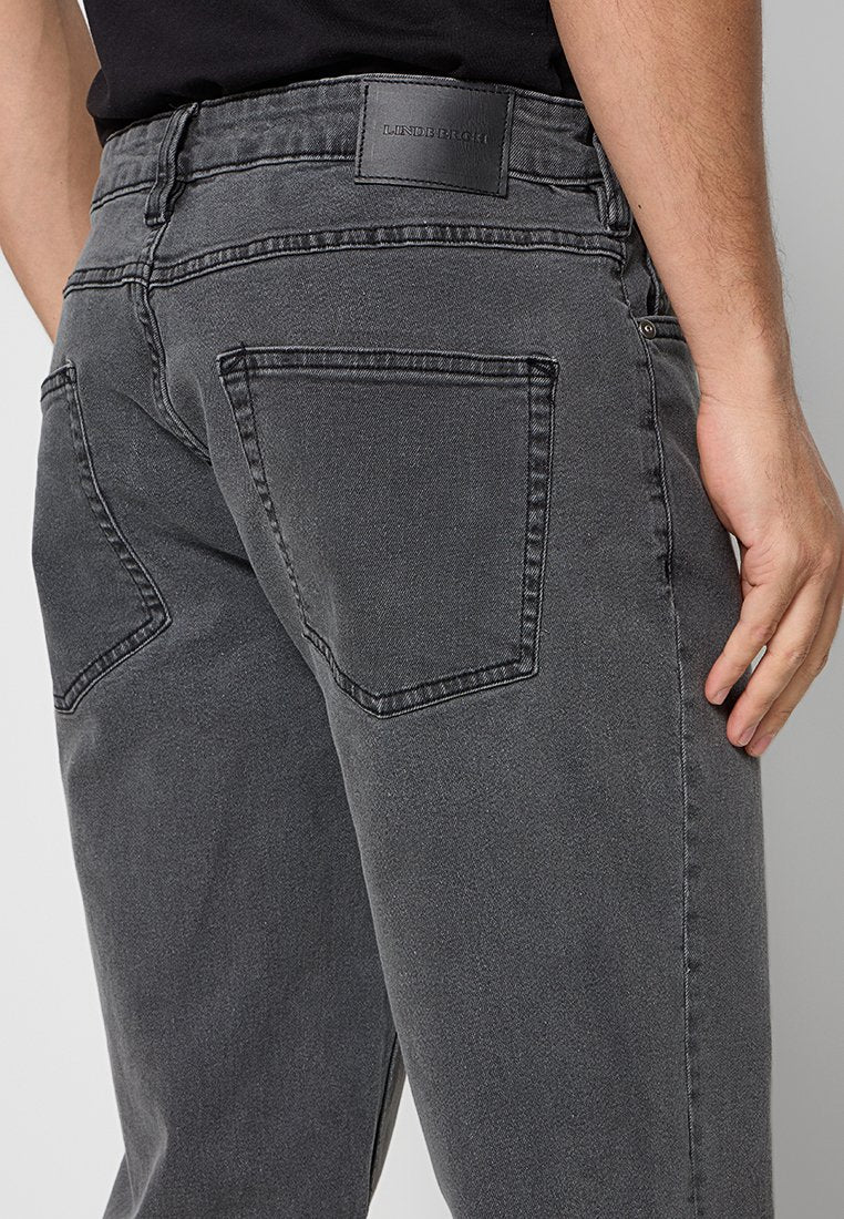LOOSE FIT Media 5