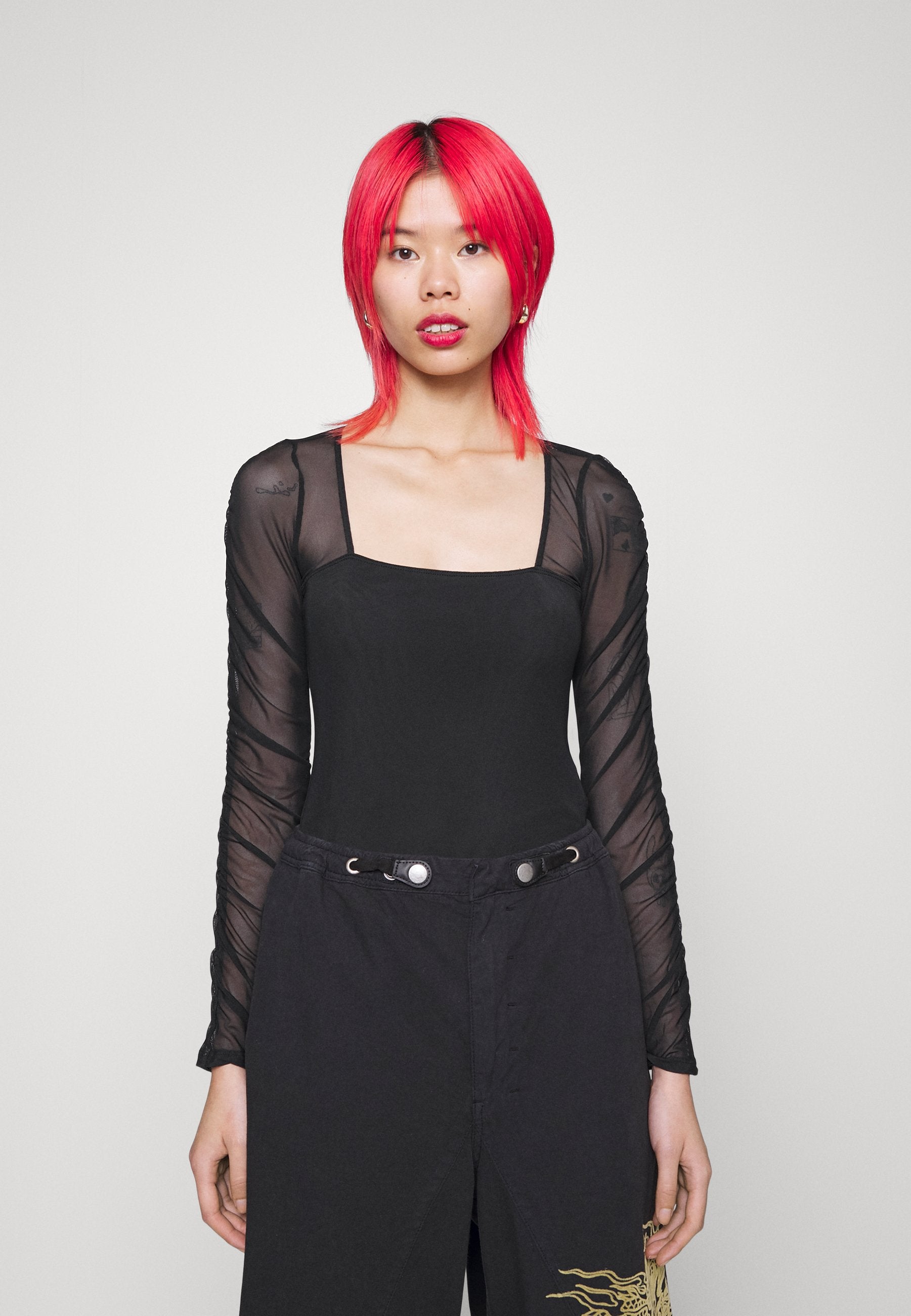 Hollister Co. SLEEVES SEAMED