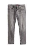 Graue Jeans aus Denim im klassischen Fünf-Taschen-Design, mit geradem Bein, tonalem Nähen und einem kleinen Etikett an der Gesäßtasche.