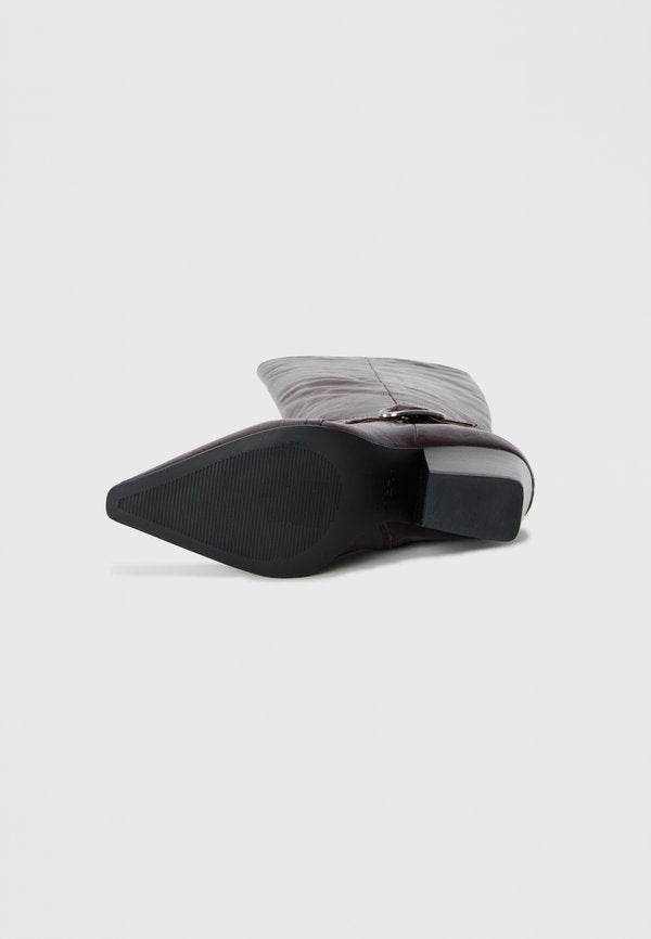 ALDO SADDLE