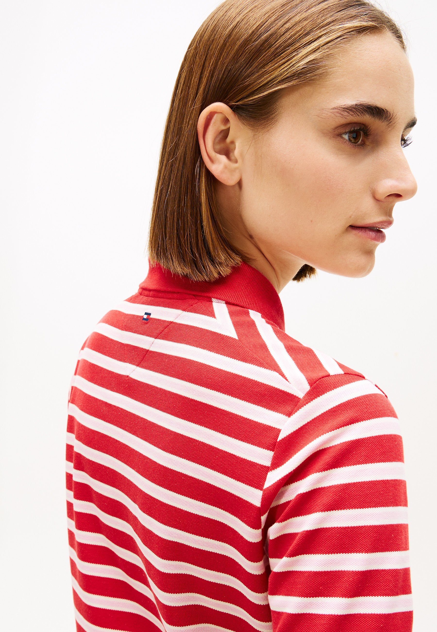 REGULAR FIT PIQUE ZIP POLO SHIRT Media 6
