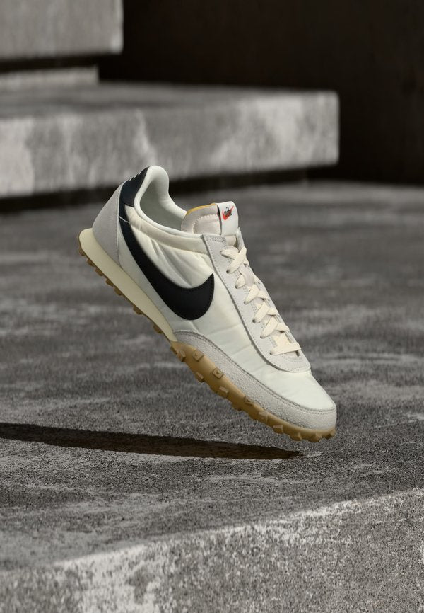 Nike Sportswear WAFFLE RACER '26 - Trainers - sail/black/coconut milk/light brown