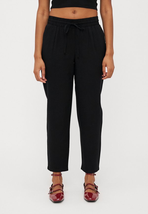 Vero Moda Petite VMJESMILO ANKLE PANTS - Trousers - black
