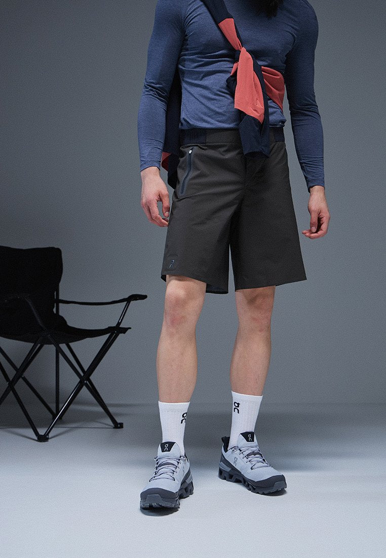 On Kurze Sporthose Media 1