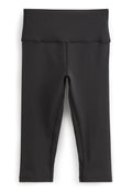 Schwarze Capri-Leggings aus glattem, elastischem Stoff. Mit einem breiten, hohen Bund und flachen Nähten für Komfort und Langlebigkeit.