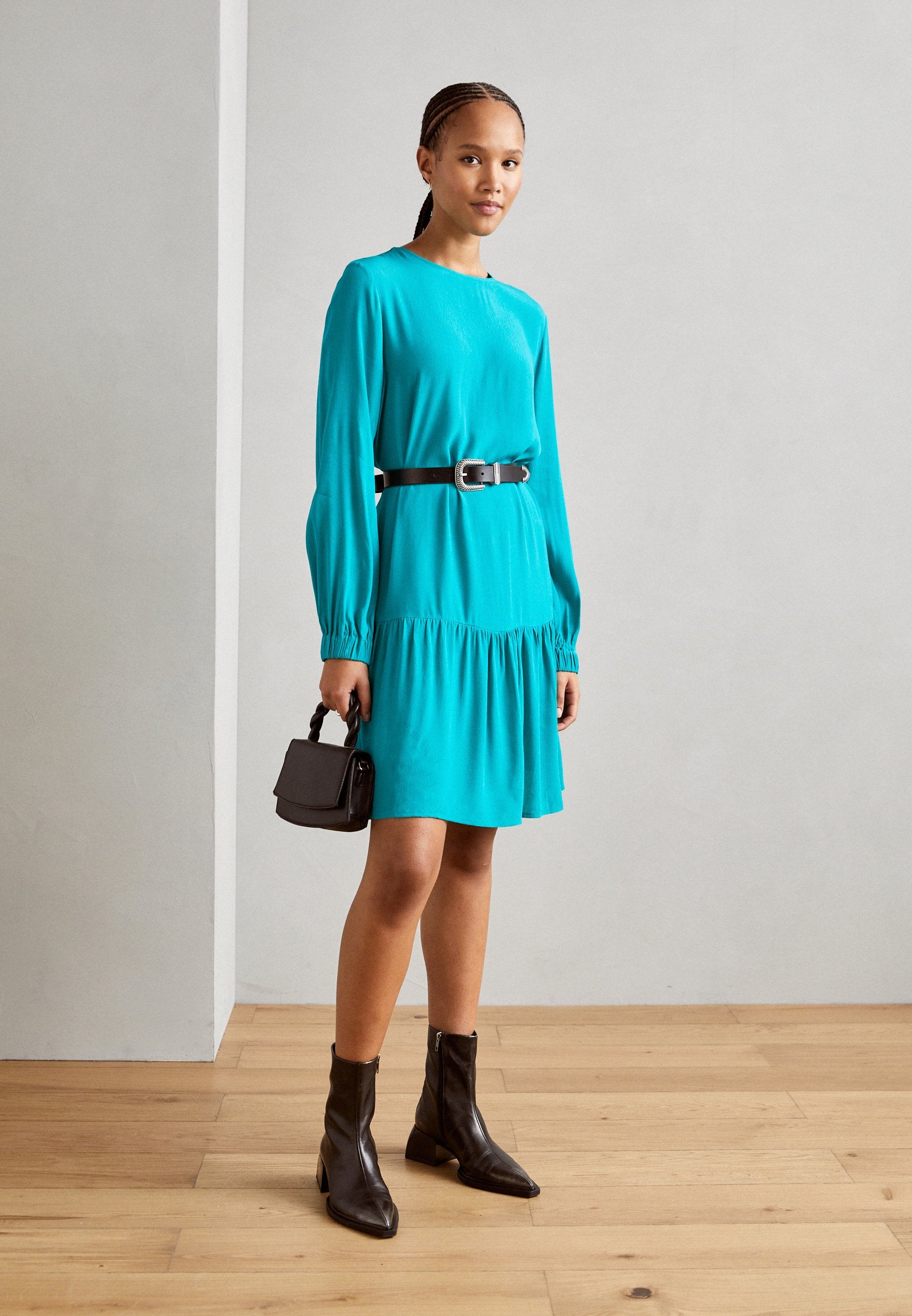 Esprit Freizeitkleid Media 2