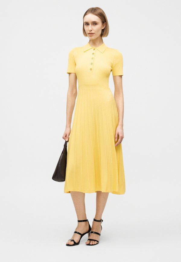 MICHAEL Michael Kors FIT FLARE