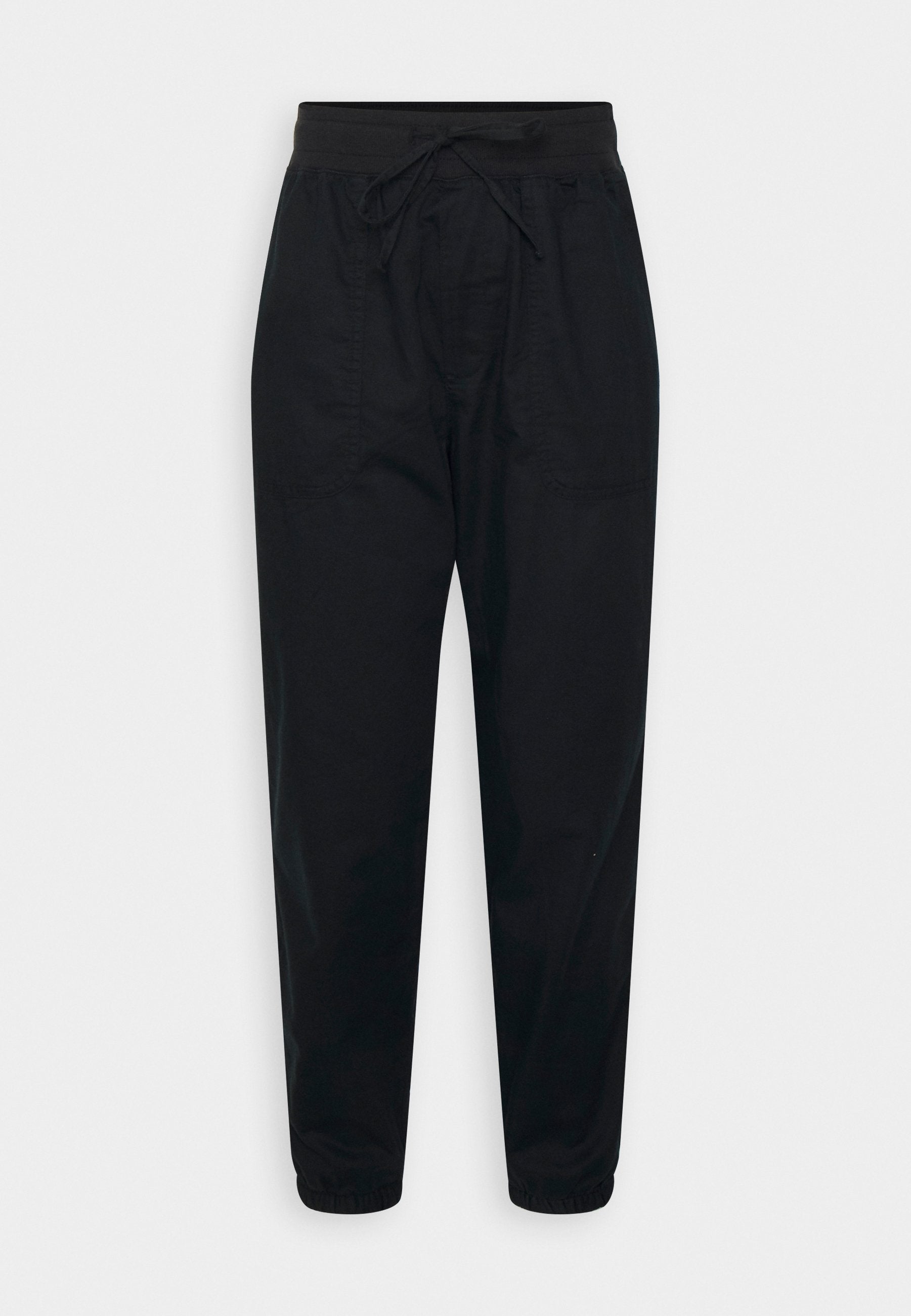 Schwarze leichte Hose mit einem elastischen Bund und Kordelzug, seitlichen Taschen, schmal zulaufenden Beinen und elastischen Bündchen an den Knöcheln.