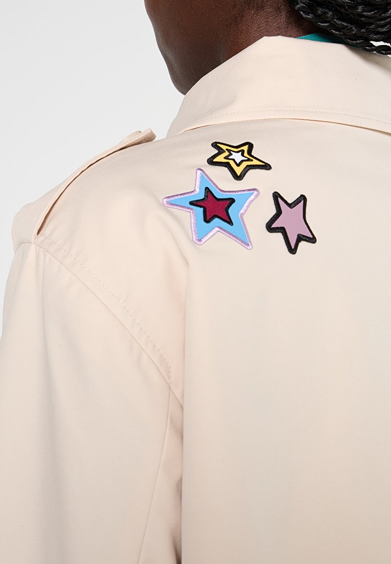 Esprit Leichte Jacke Media 4