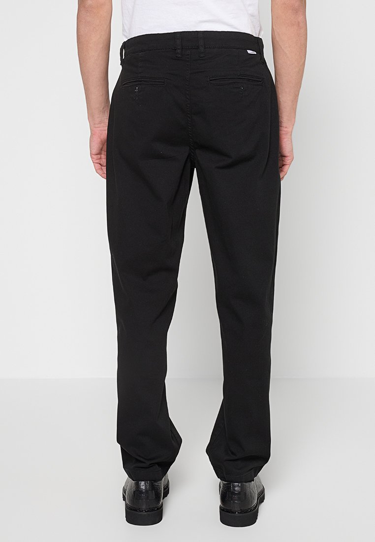 RELAXED FIT Media 3