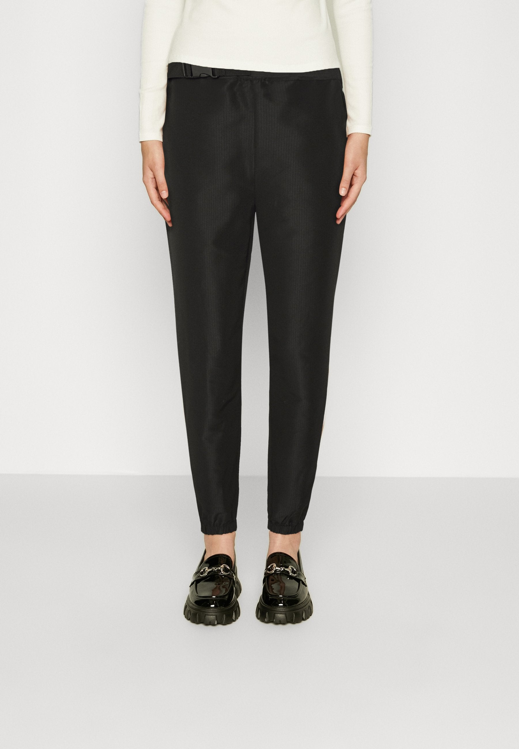 Noisy May NMREMI WIDE FIT JOGGERS