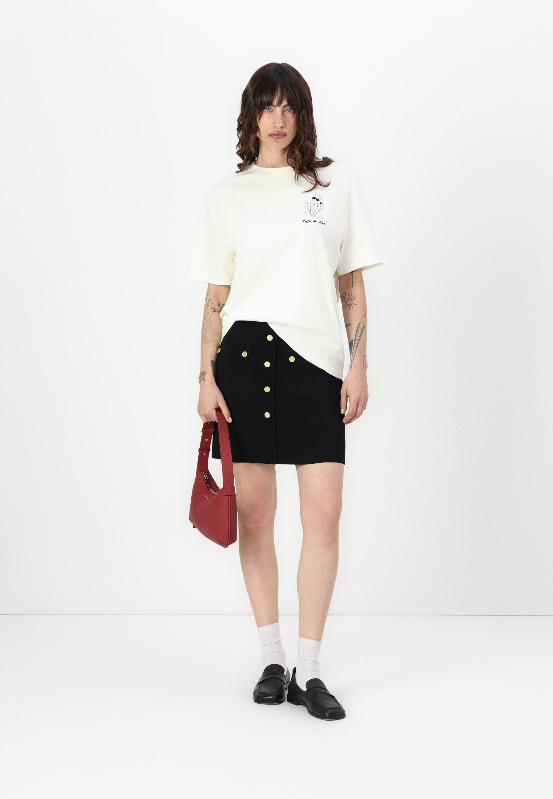 BUTTON SKIRT Media 2