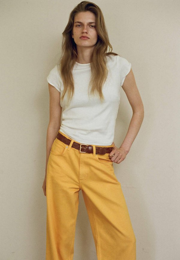 Mango ADULT - Relaxed fit jeans - orange