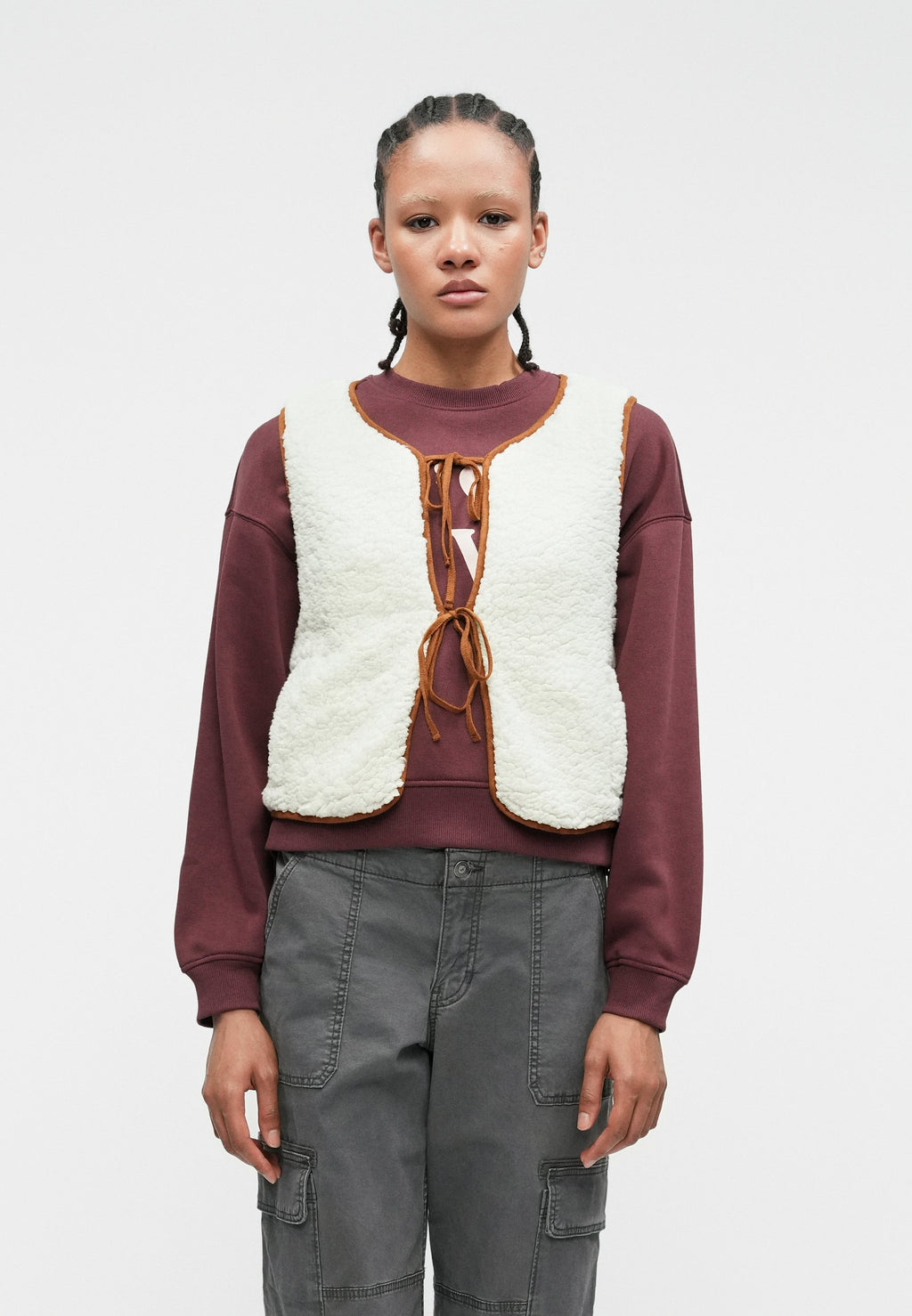 ONLAGATE VEST  Media 3