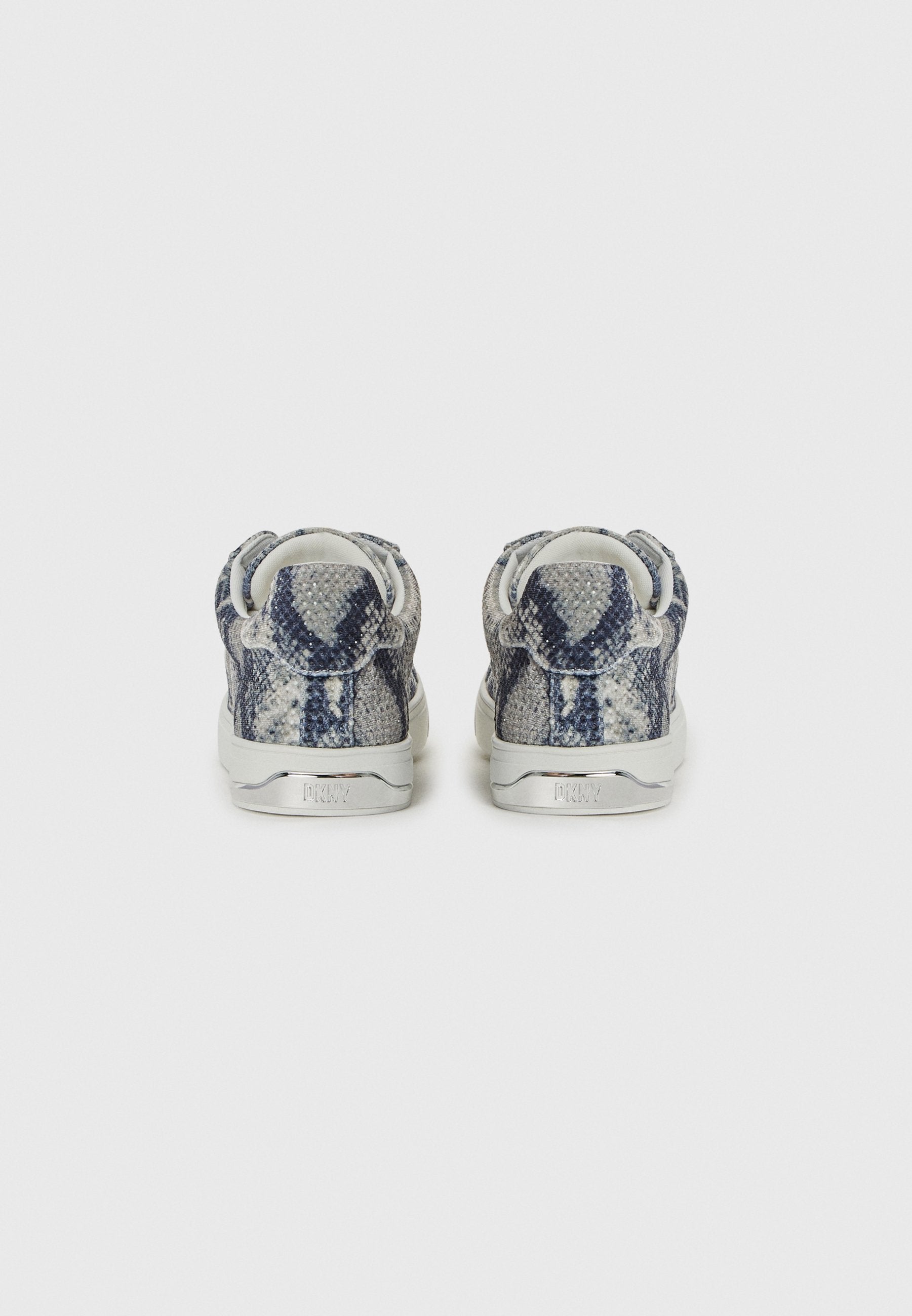 DKNY ABENI LACE UP SNEAKER