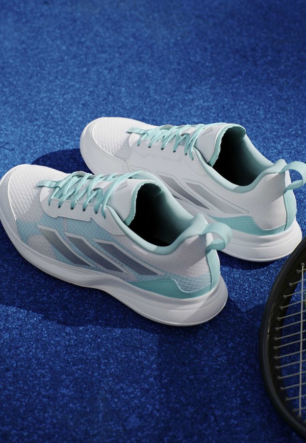 adidas Performance AVAFLASH