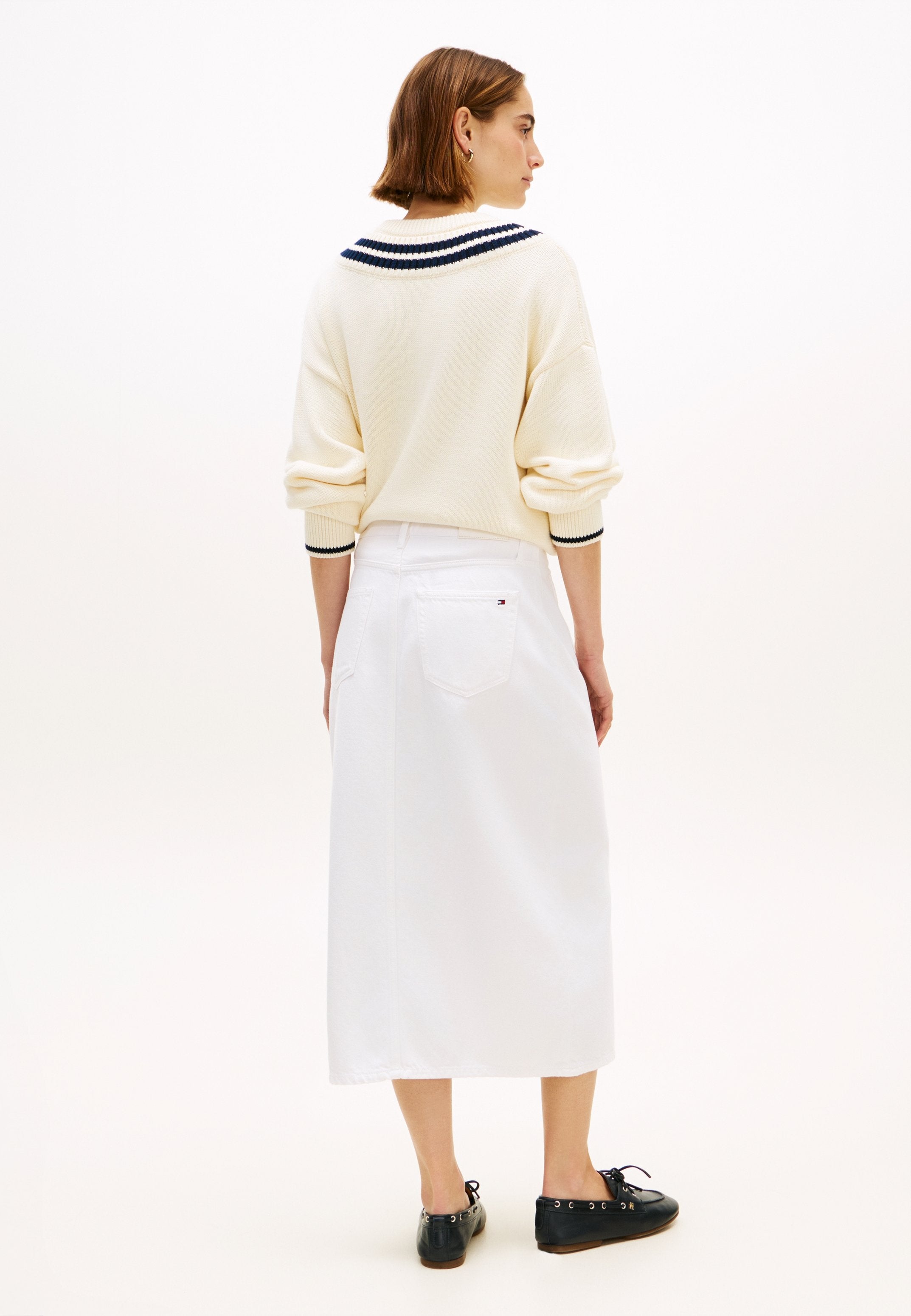 GOLD-TONE BUTTON WHITE DENIM MIDI SKIRT Media 4