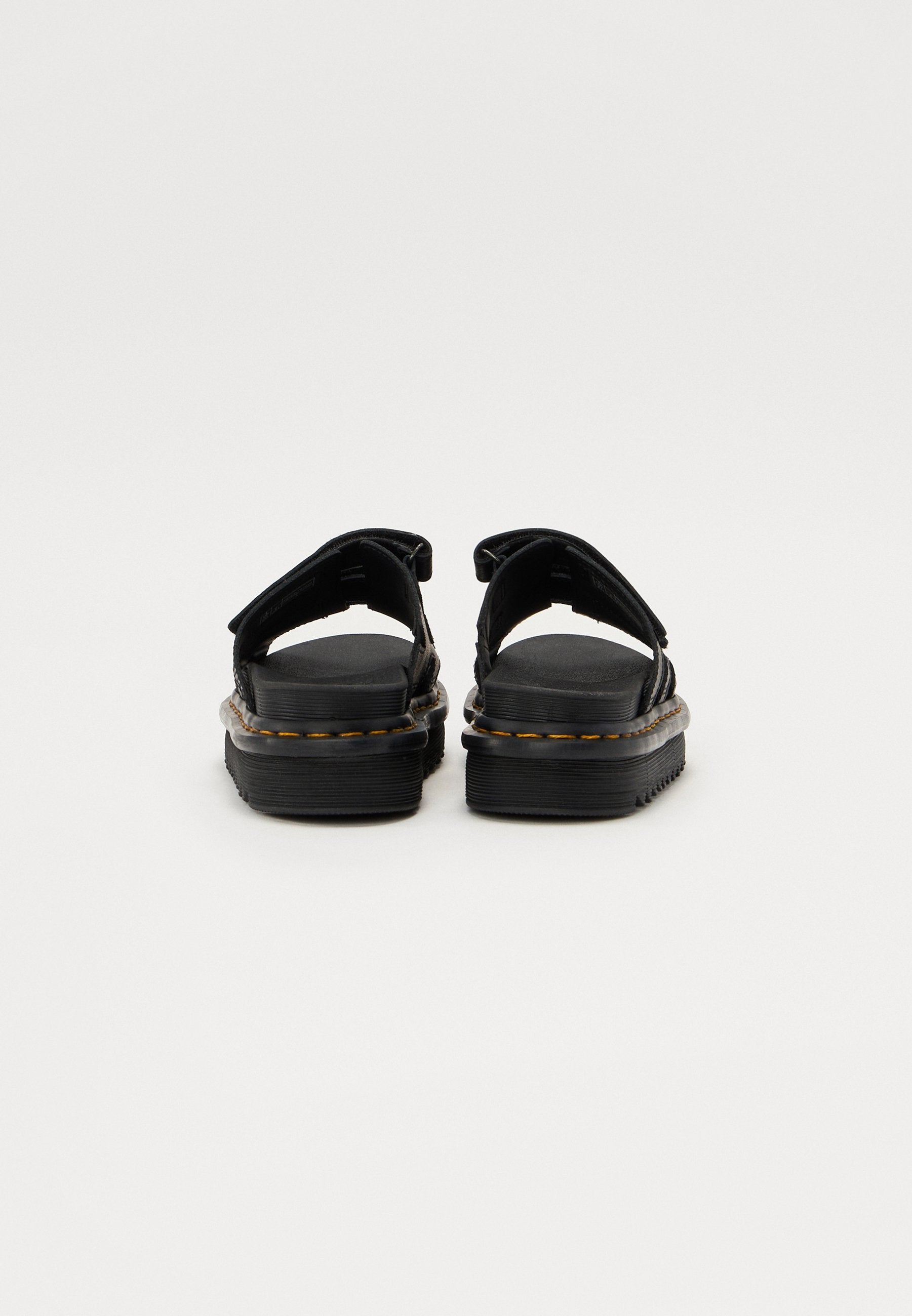 Dr. Martens RAINE