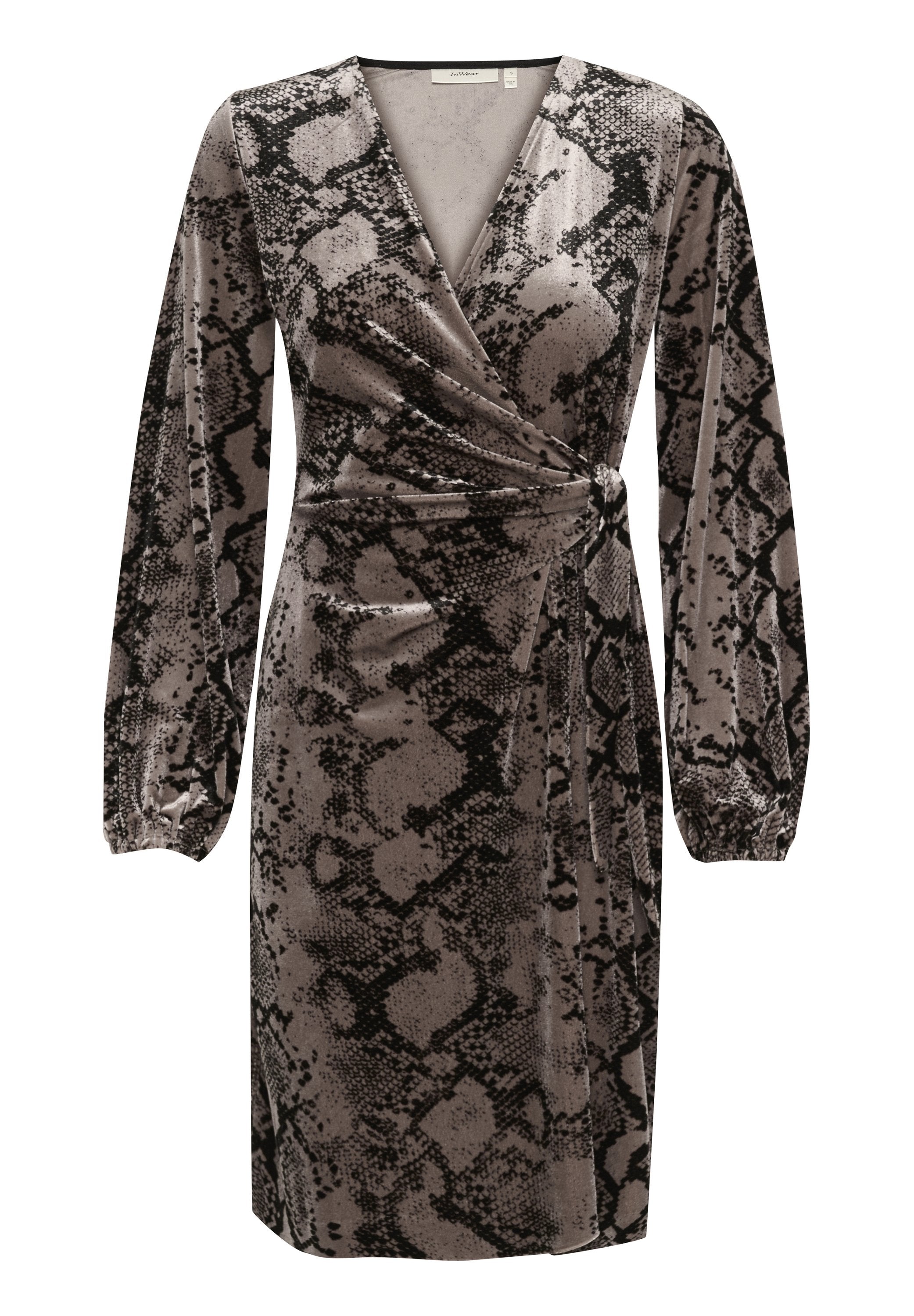 Wickeldress aus strukturiertem Velours mit einem schwarzen und braunen Schlangenprint, V-Ausschnitt, langen Puffärmeln und einem seitlichen Bindeband.