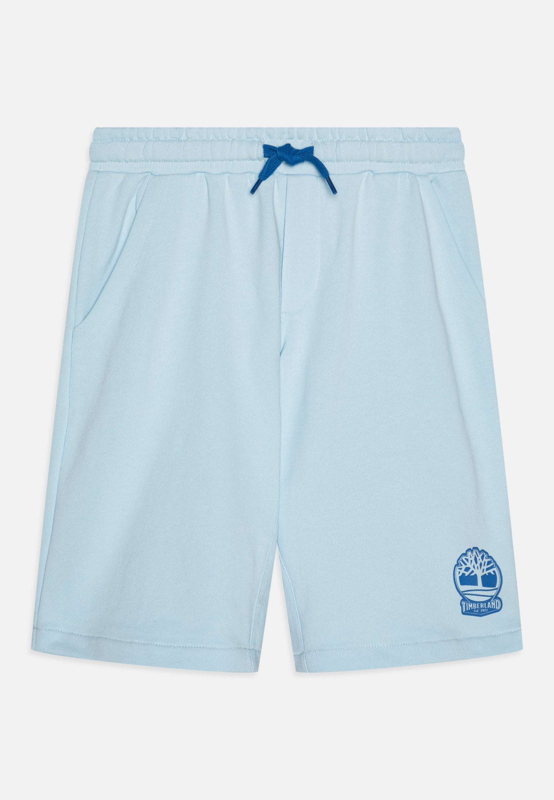 Hellblaue Baumwollshorts mit elastischem Bund, blauen Kordelzug, Seitentaschen und einem blauen Timberland-Logo-Detail am unteren linken Bein.