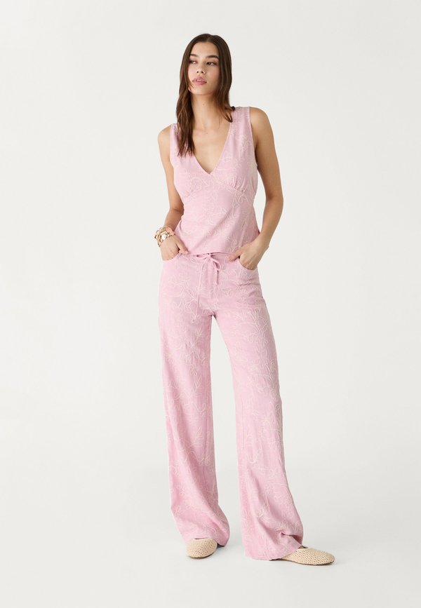 Stradivarius EMBROIDERED