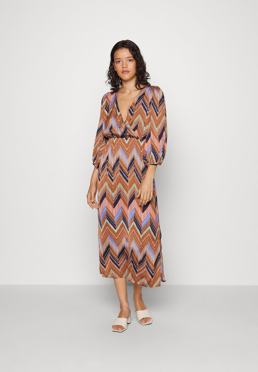 ONLSHEA LONG WRAP DRESS Media 3