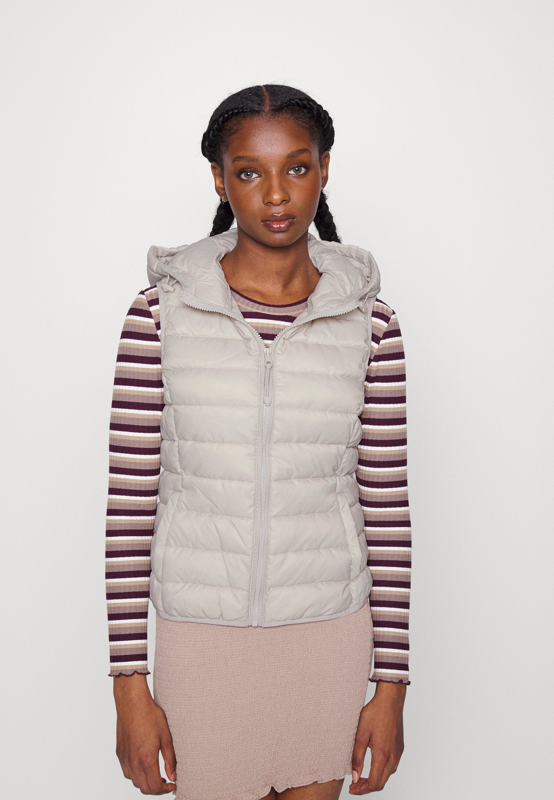 ONLNEWTAHOE HOOD WAISTCOAT Media 3