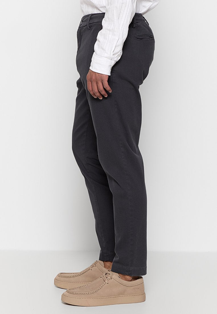 RELAXED FIT  Media 2