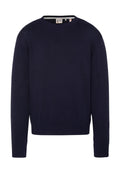 Marineblauer Pullover mit Rundhalsausschnitt, langen Ärmeln, gerippten Bündchen und Saum, dargestellt auf weißem Hintergrund.