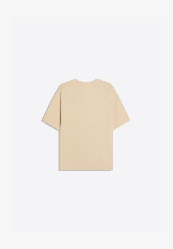 Bershka TEXTURED SHORT SLEEVE - T-SHIRT - Basic T-shirt - camel
