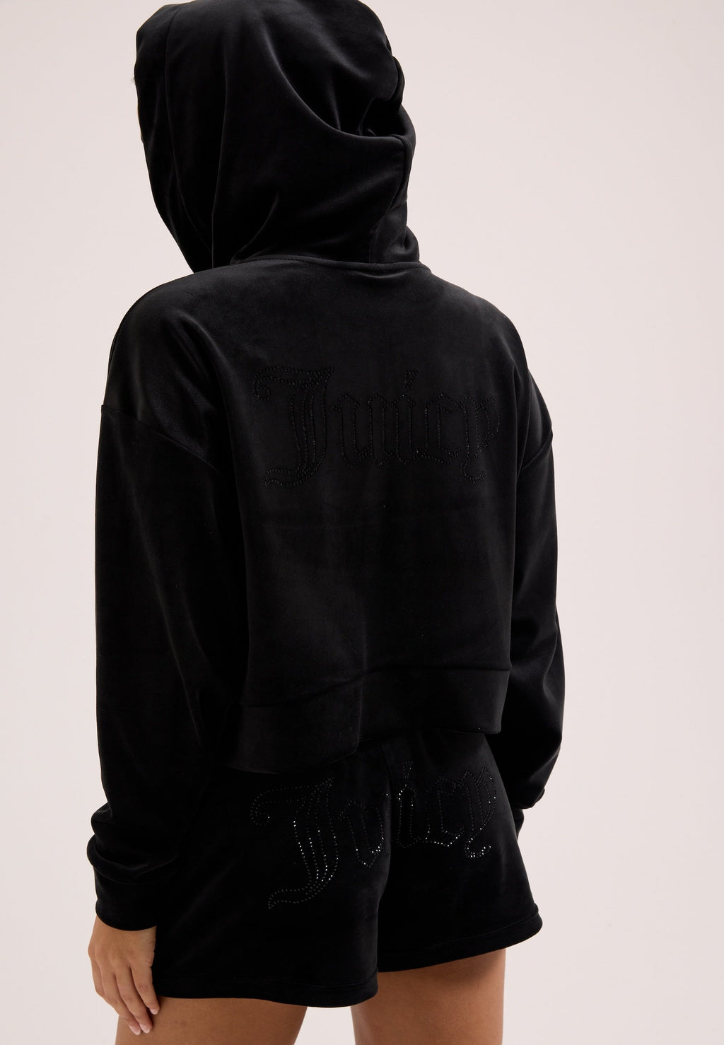 Juicy Couture OUTLINE
