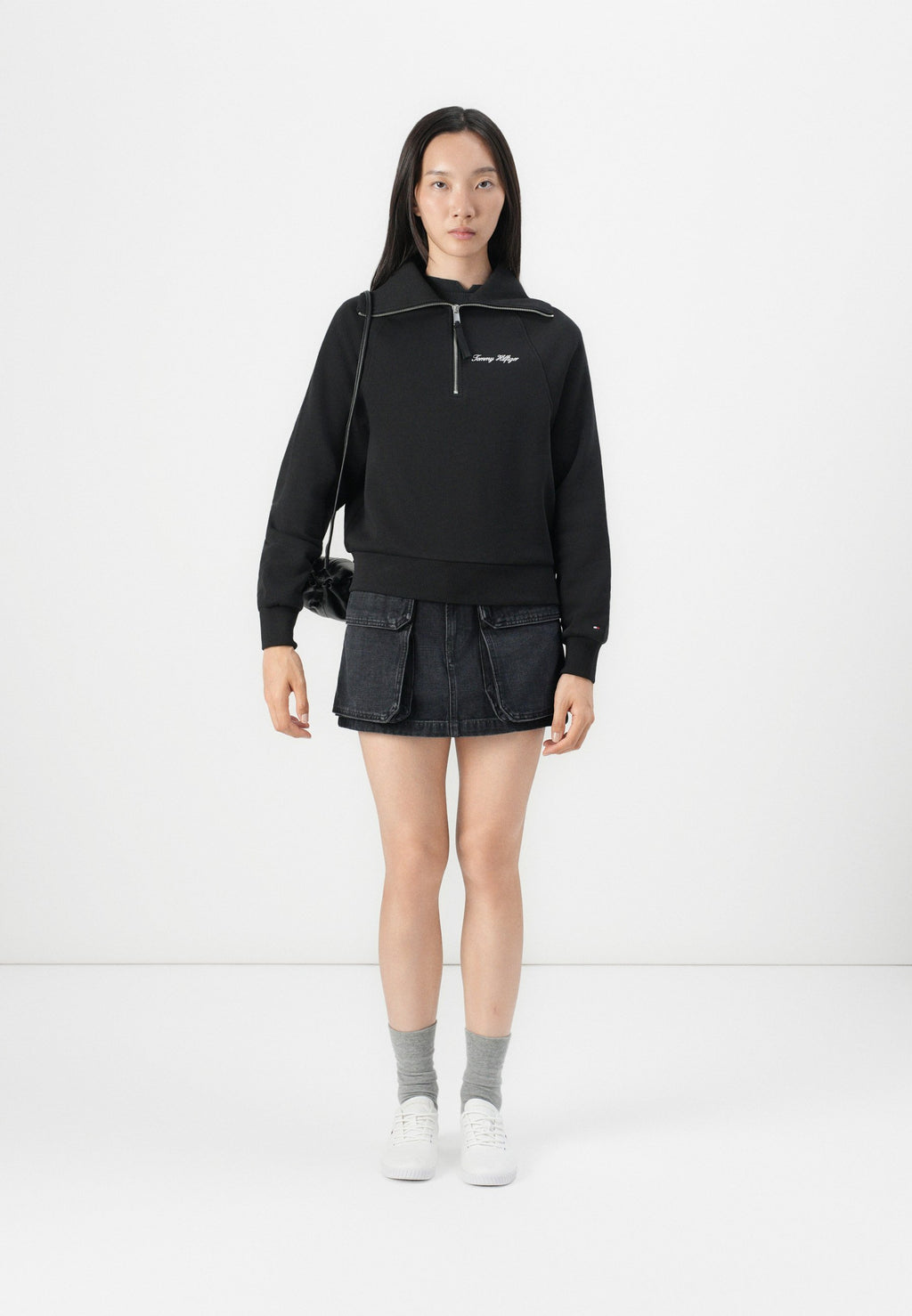 CLASSIC SCRIPT HALF-ZIP Media 2