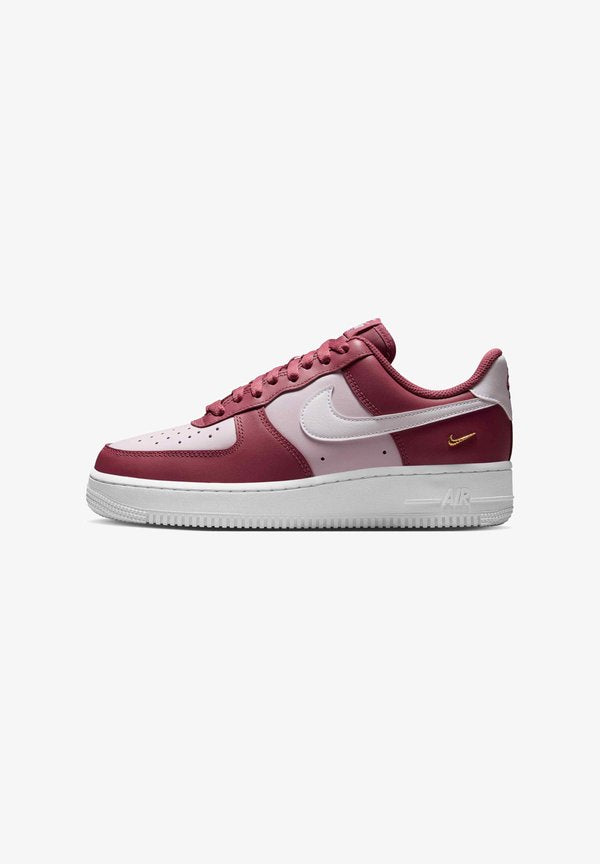 Nike Sportswear W AIR FORCE 1 '07 LOW CRSNT - Trainers - pink smoke/white/bleached lilac/metallic gold-coloured