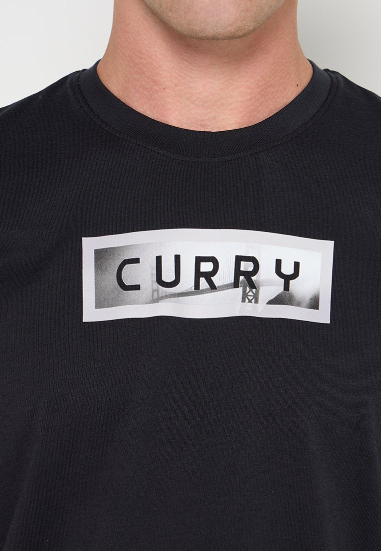 Under Armour LOOSE FIT
