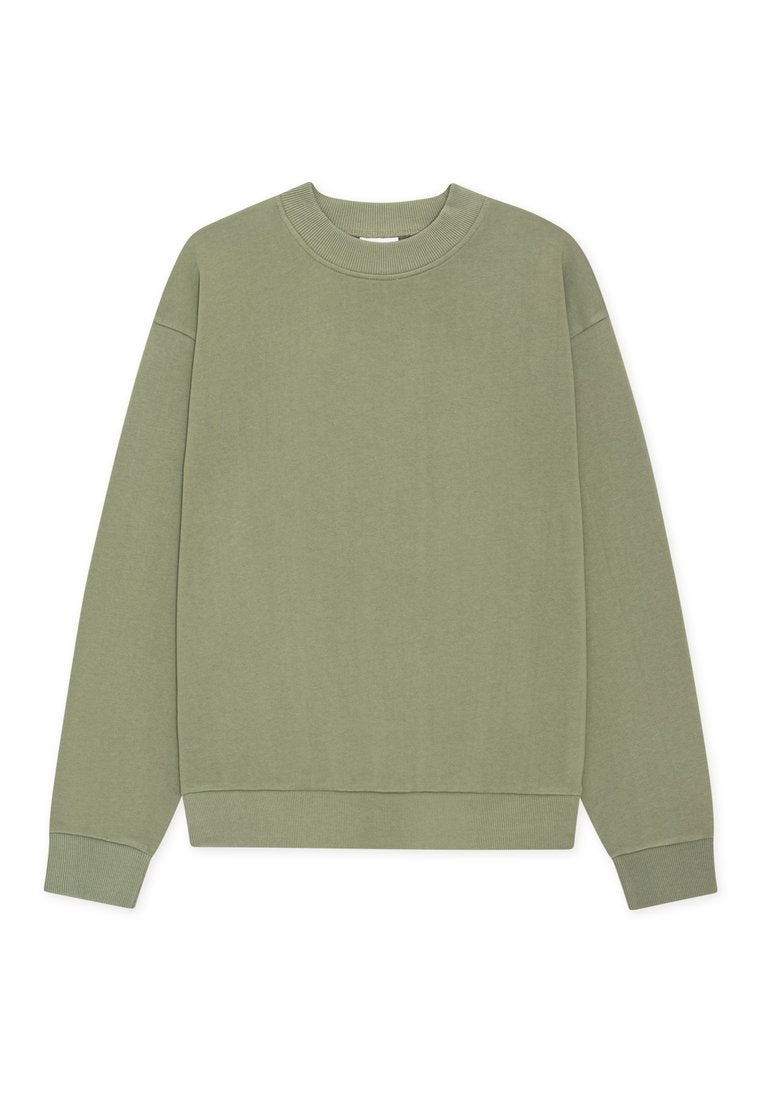 Olivgrünes Sweatshirt aus weichem Stoff, mit rundem Ausschnitt, langen Ärmeln sowie gerippten Bündchen an Ärmeln und Saum. Glatte Textur, schlichtes Design.