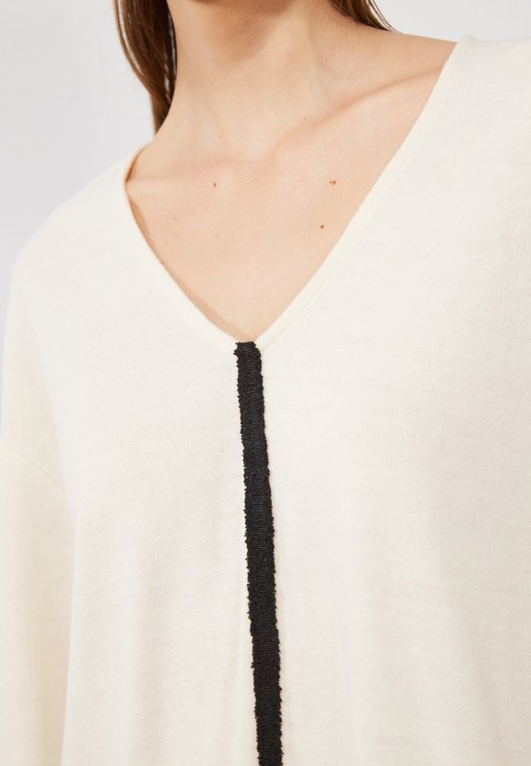 Anna Field