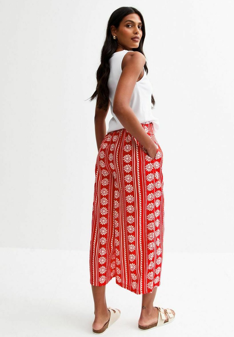 New Look DAISY CHAIN PRINT WIDE LEG CROPPED