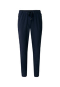 Navy Jogginghose mit einem Kordelzugbund, tapered Beinen, zwei seitlichen Reißverschlusstaschen und einem glatten, elastischen Stoff.