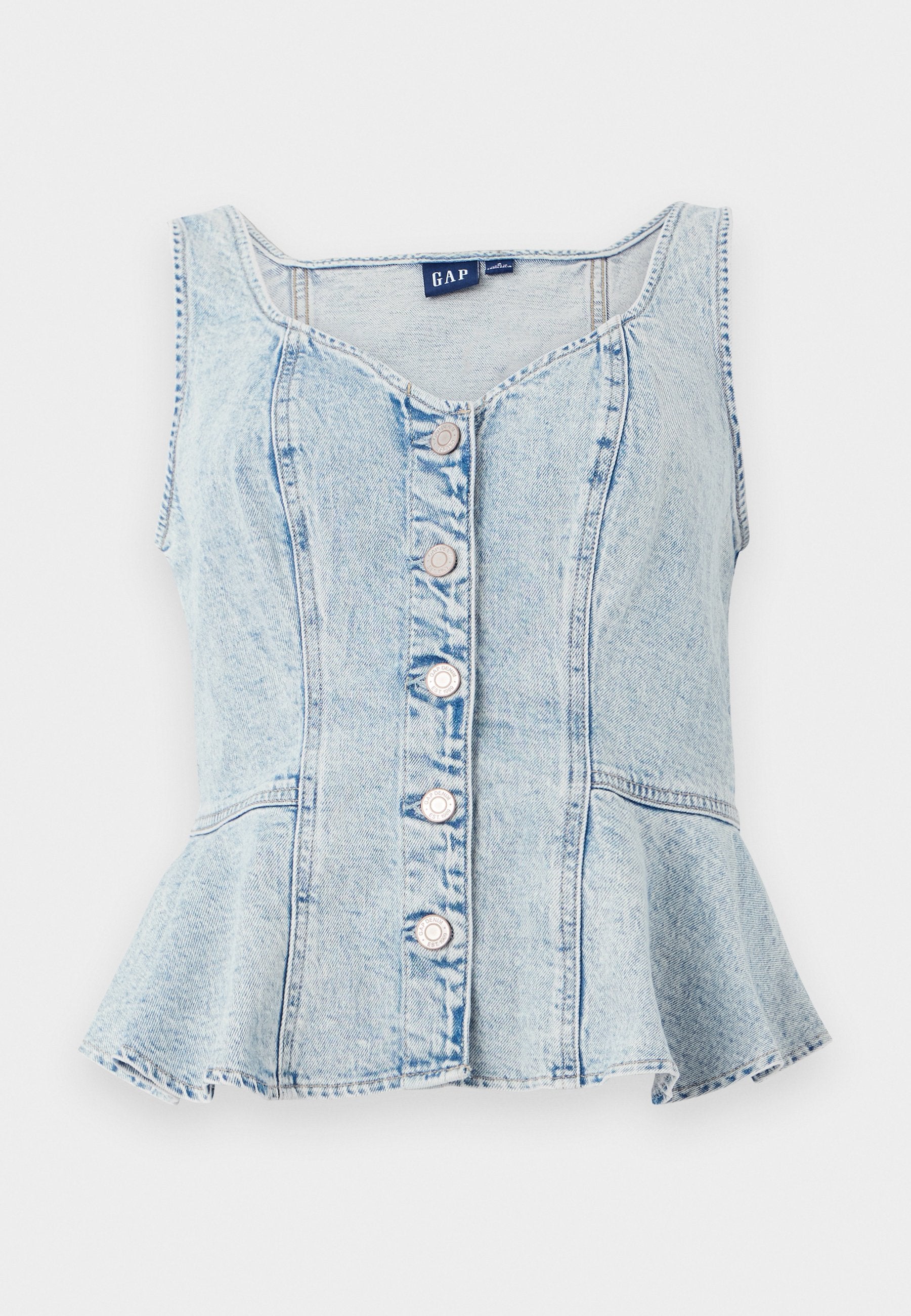 Hellblauses Denim-Peplum-Top mit Rundhalsausschnitt, sechs silbernen Druckknöpfen und durchgehenden Nahtdetails.