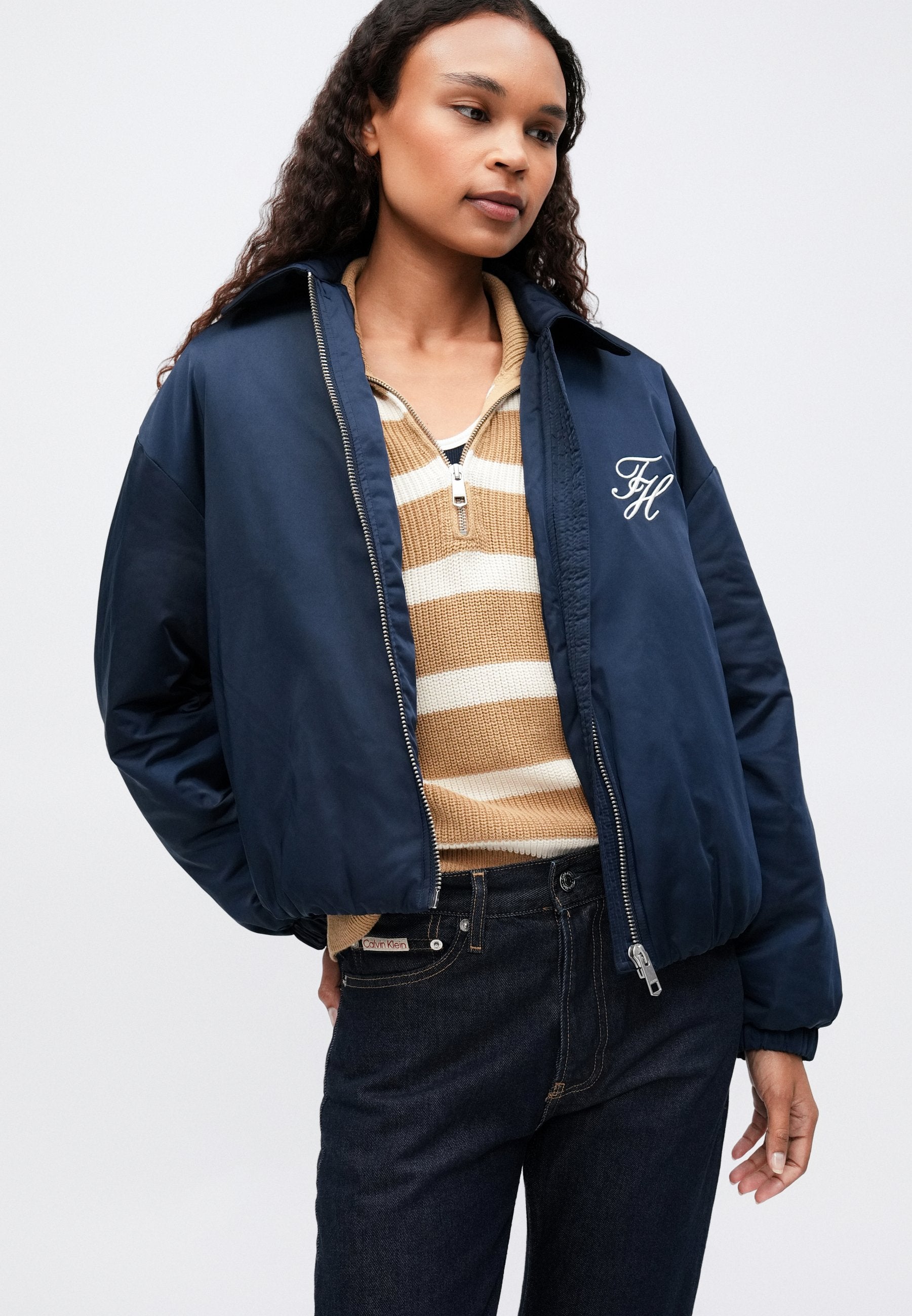 WATER REPELLENT SATIN RELAXED PADDED JACKET Media 5