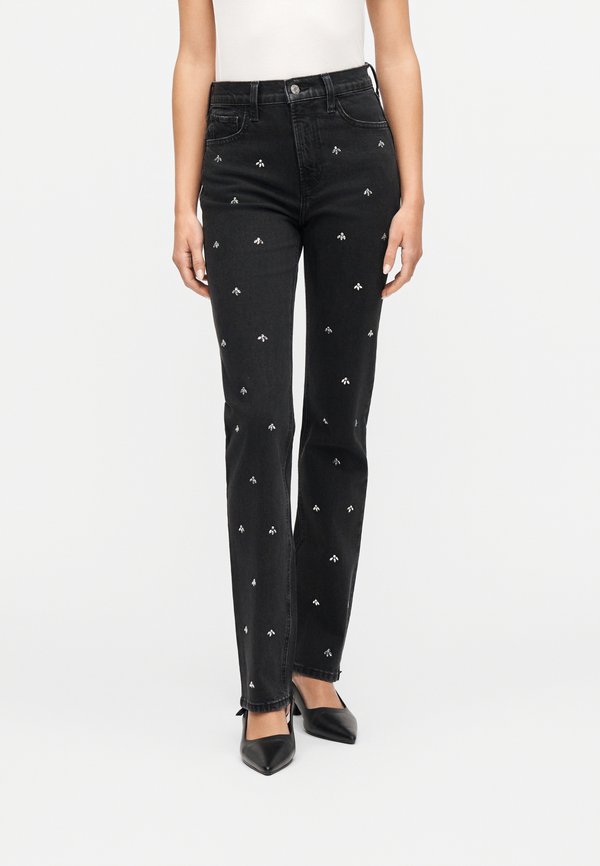 GAP EMBELLISHED