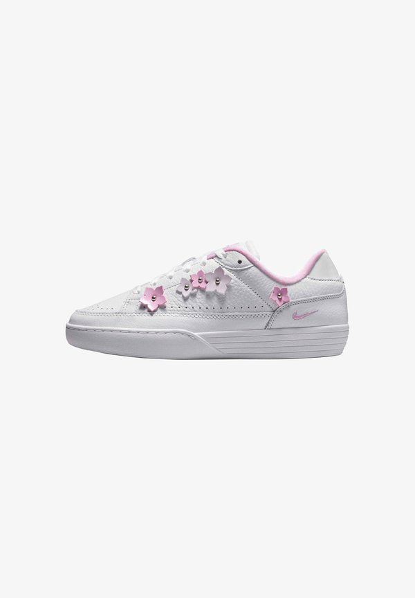 Nike Sportswear NIKE SPORTSWEAR WOMEN'S SHOES TENNIS CENTRE 'FLORETTE' - Trainers - white bleached lilac metallic silver pink rise