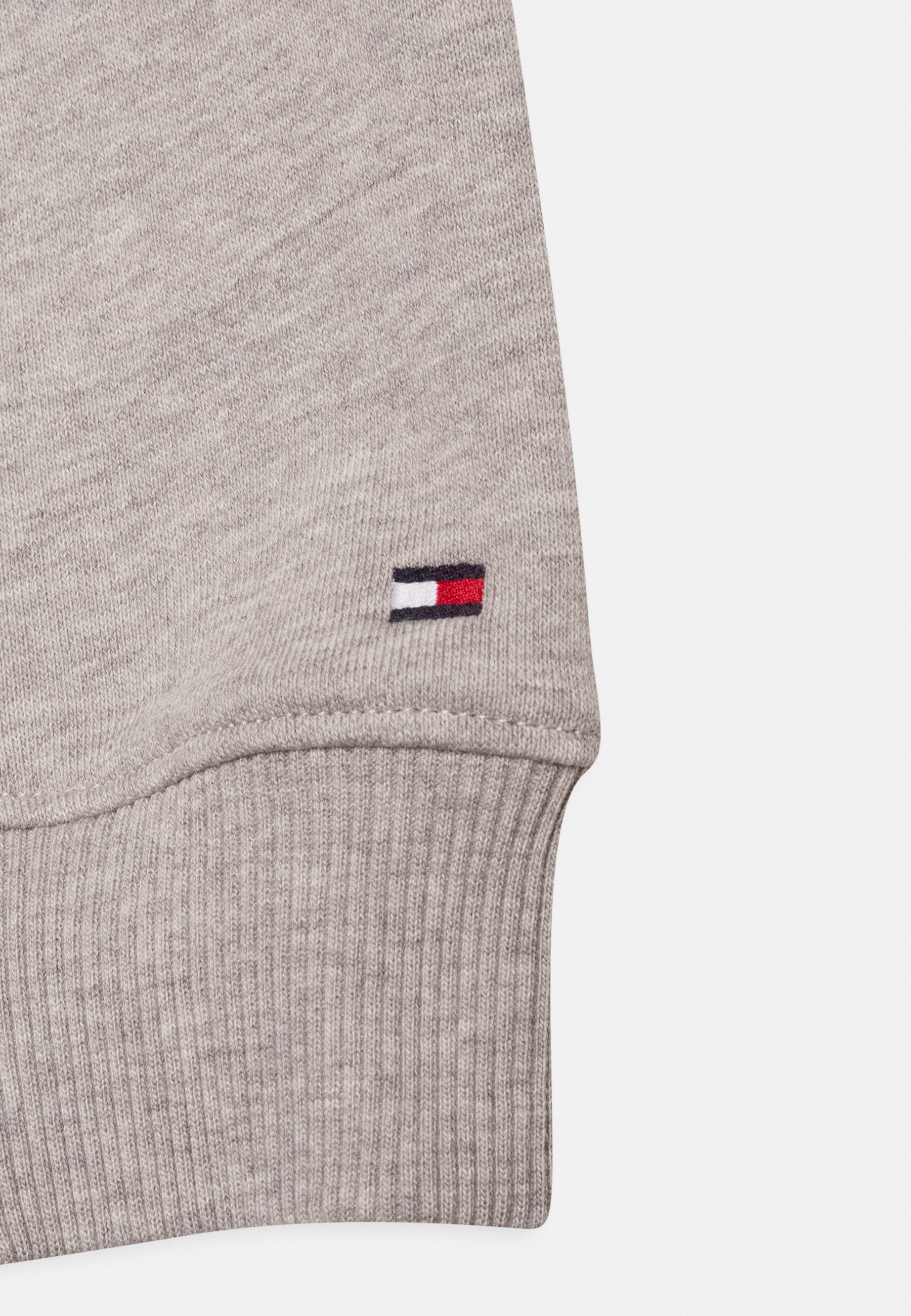 ESSENTIAL HOODIE UNISEX Media 7